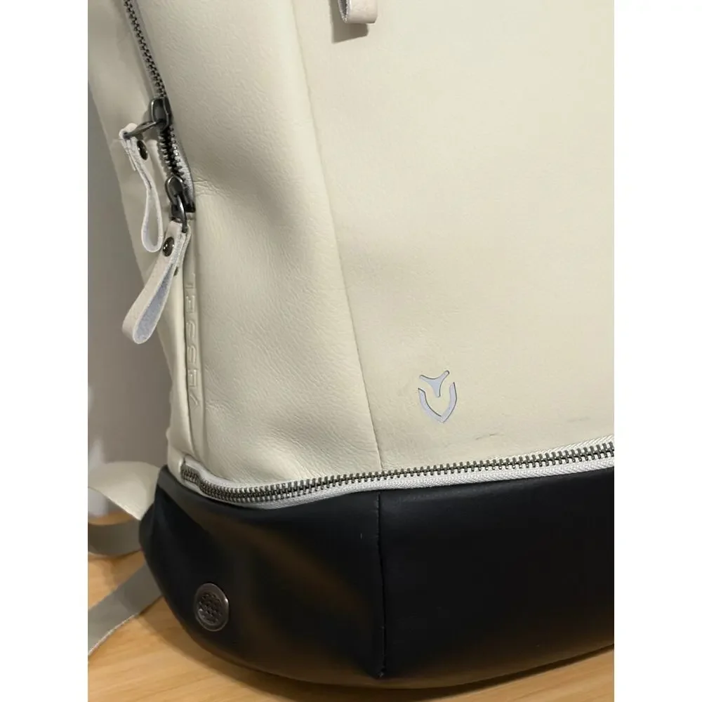 VESSEL Signature Backpack Latte Cream Black Luxury Travel Laptop Work Bag 22L